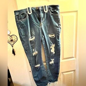 Forever 21 distressed denim jeans